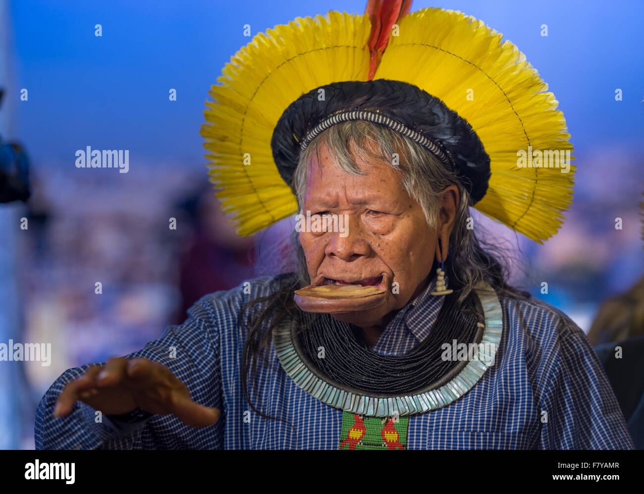 Paris, France. 03rd Dec, 2015. Raoni Metuktire chief of the Kayapo people a Brazilian Indigenous group delivers a speech during the United Nations Conference on Climate Change COP21. Credit:  Jonathan Raa/Pacific Press/Alamy Live News Stock Photo
