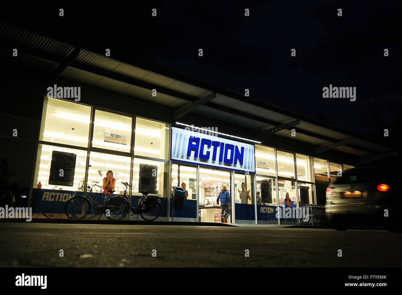 Action store chain hires stock photography and images Alamy