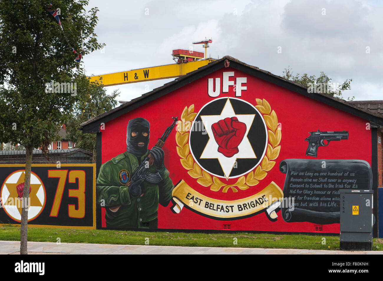 UDA UVF Mural Newtownards Road East Belfast Northern Ireland harland and wolff Stock Photo
