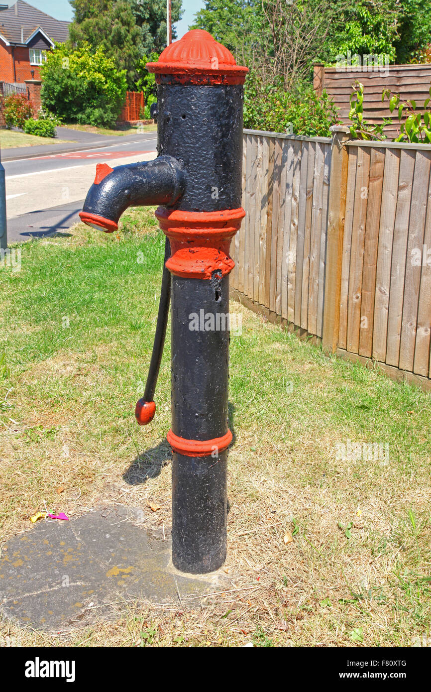 Garden Water Pump Vintage green Cast Iron Vintage Water Pump water feature