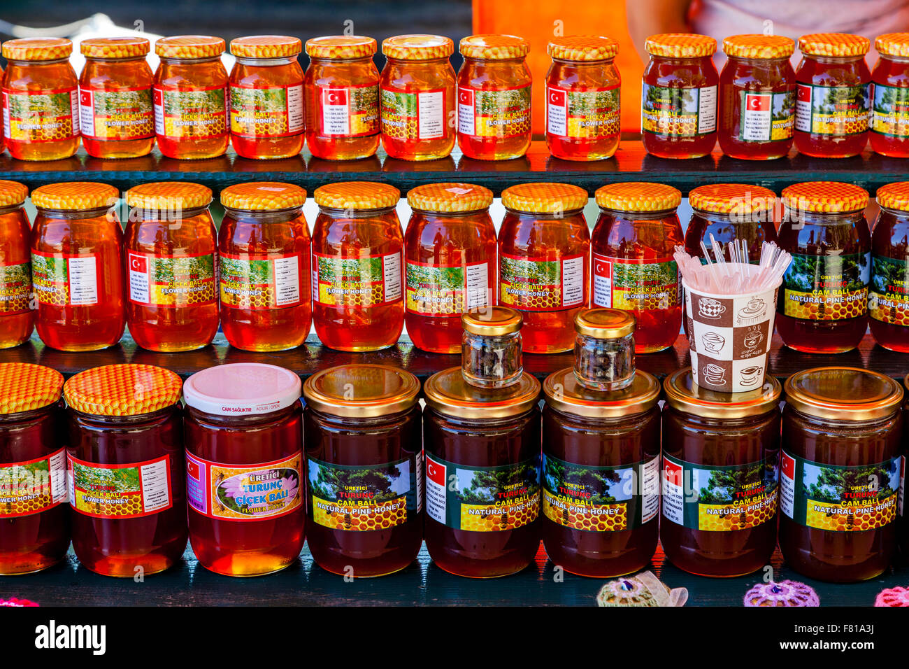 Local Honey For Sale In The Market In Turunc near Marmaris, Mugla Province, Turkey Stock Photo