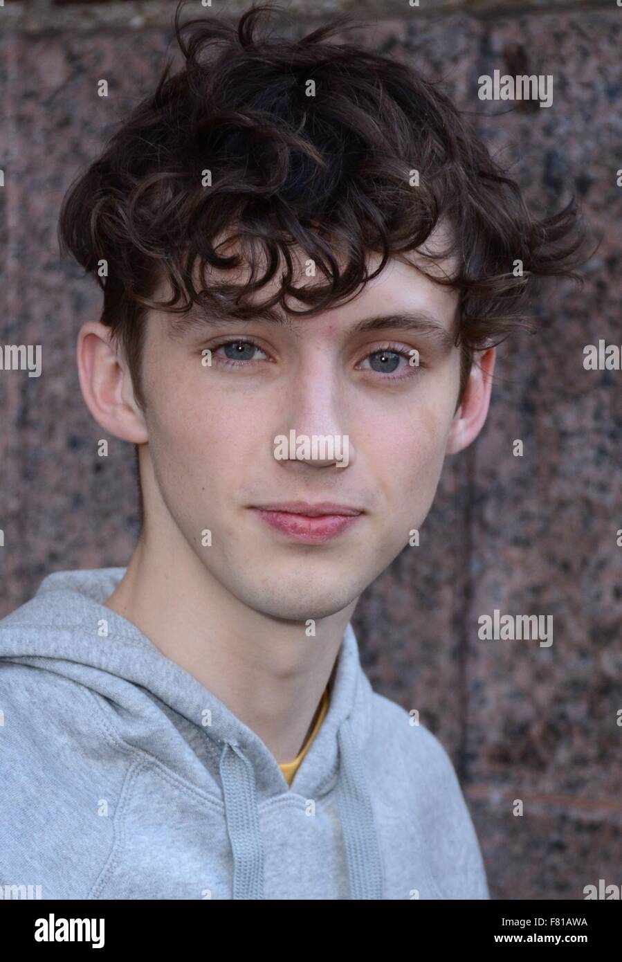 Troye Sivan Updates X:ssä: 📸 Troye at Louis Vuitton SEE LV Exhibition  Opening's! © gettyimages  / X