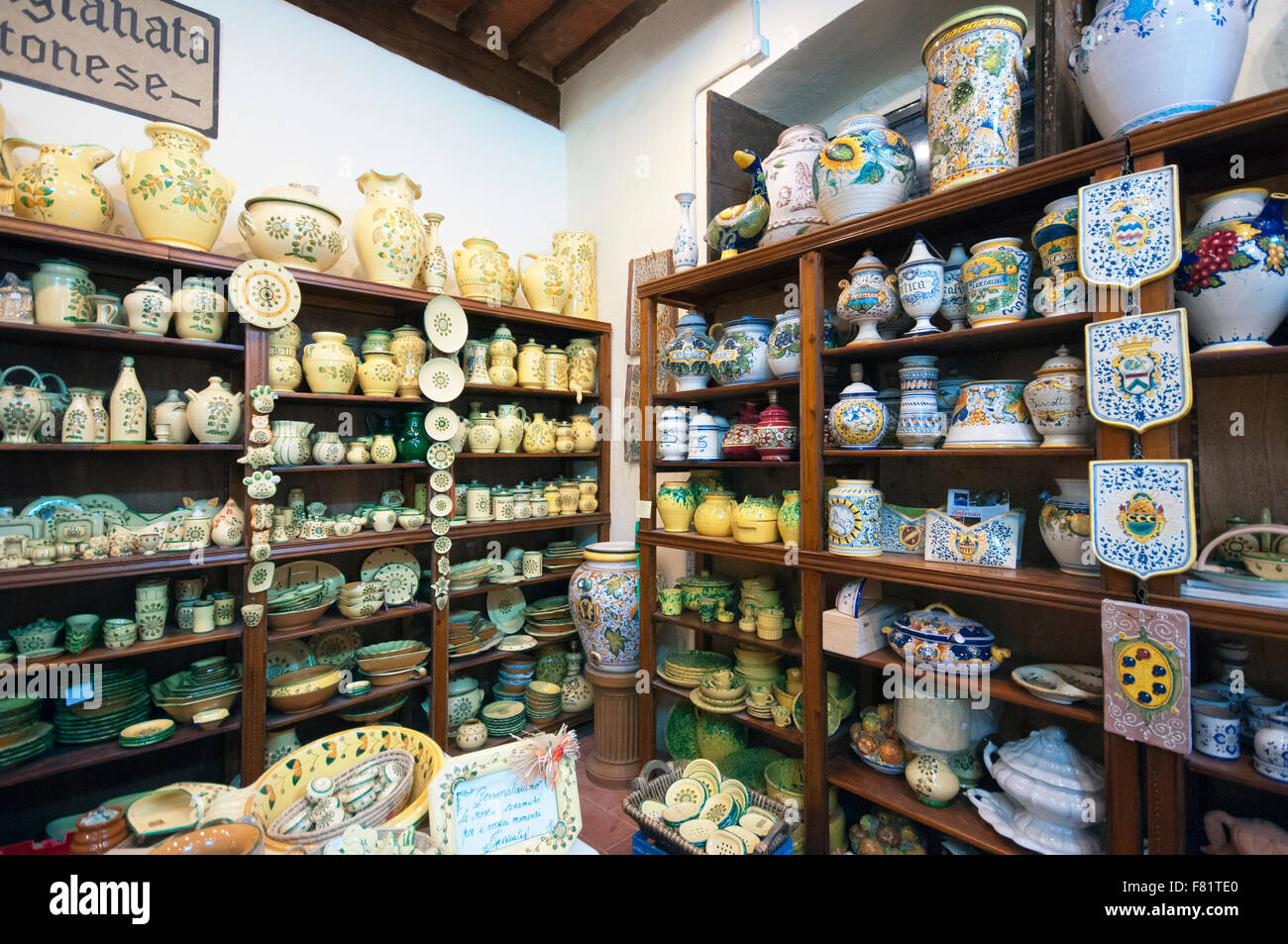 Pottery shop in Cortona, Tuscany, Italy Stock Photo Alamy