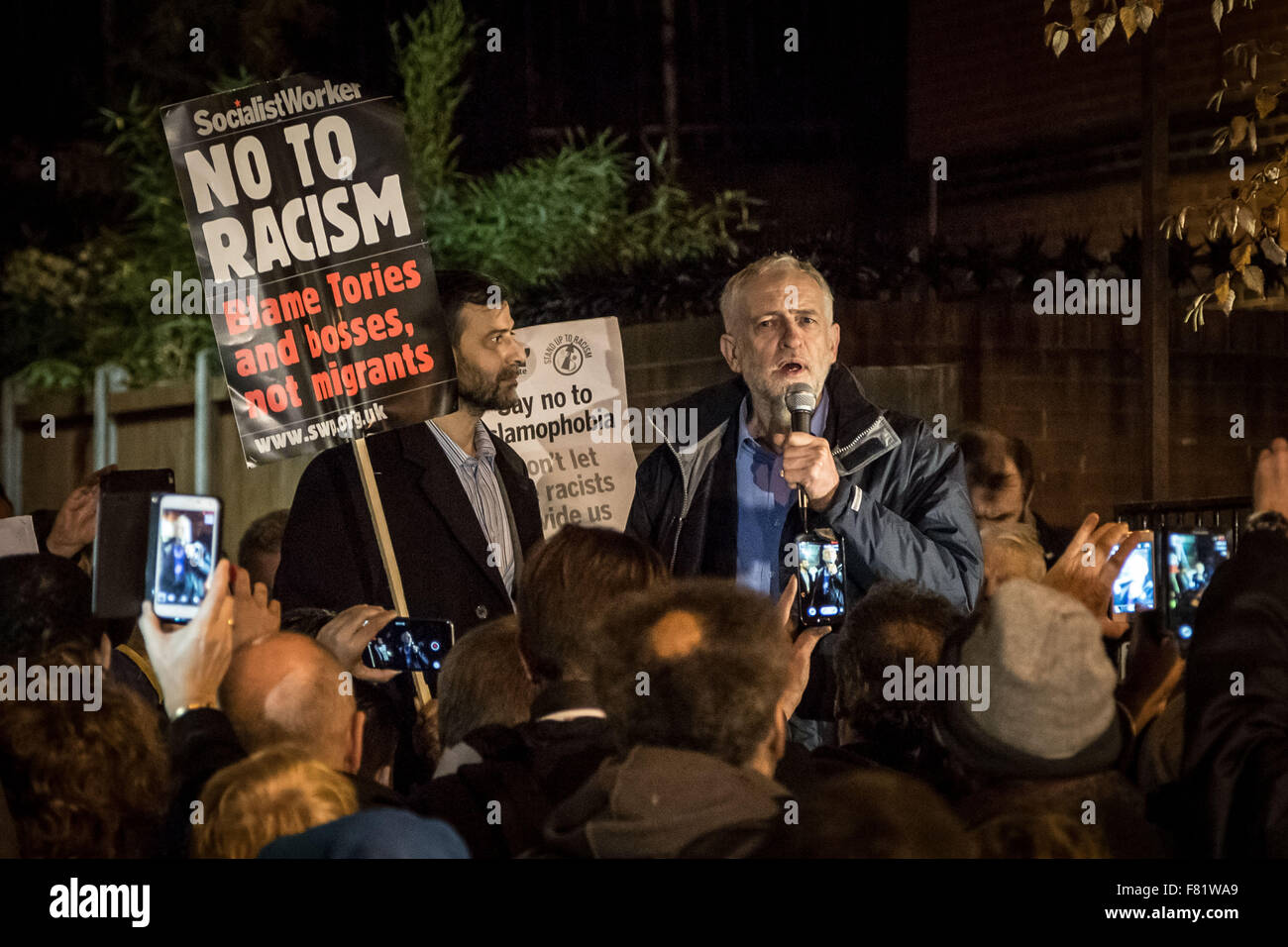 London, UK. 4th December, 2015. Labour party leader Jeremy Corbyn speaks outside Finsbury Park Mosque in North London at an anti-racist rally against the recent fire attack on the Mosque Credit:  Guy Corbishley/Alamy Live News Stock Photo