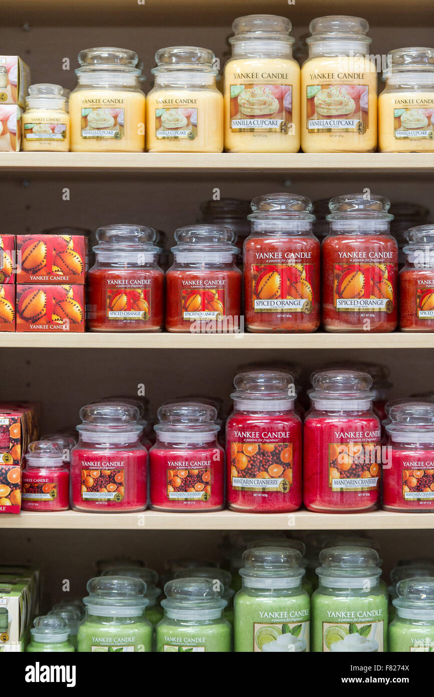 Candles in a Yankee Candle store Stock Photo Alamy