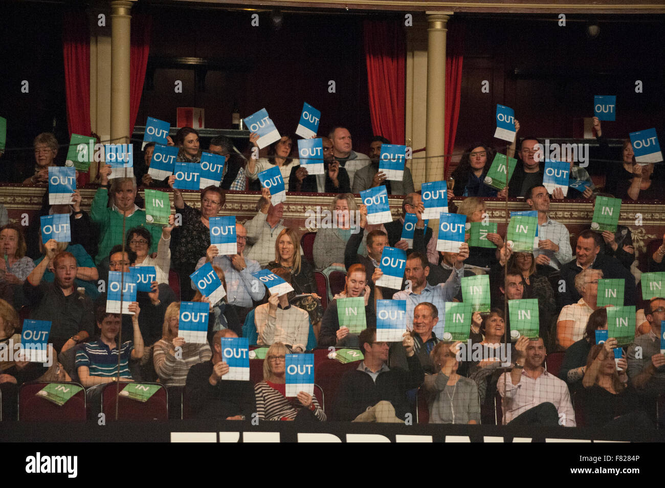 The crowd royal albert hall hi-res stock photography and images - Alamy