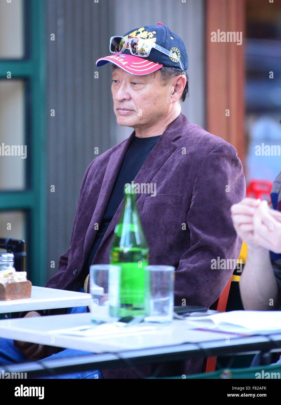 Cary Hiroyuki Tagawa relaxing in Soho  Featuring: Cary Hiroyuki Tagawa Where: New York City, New York, United States When: 03 Nov 2015 Stock Photo