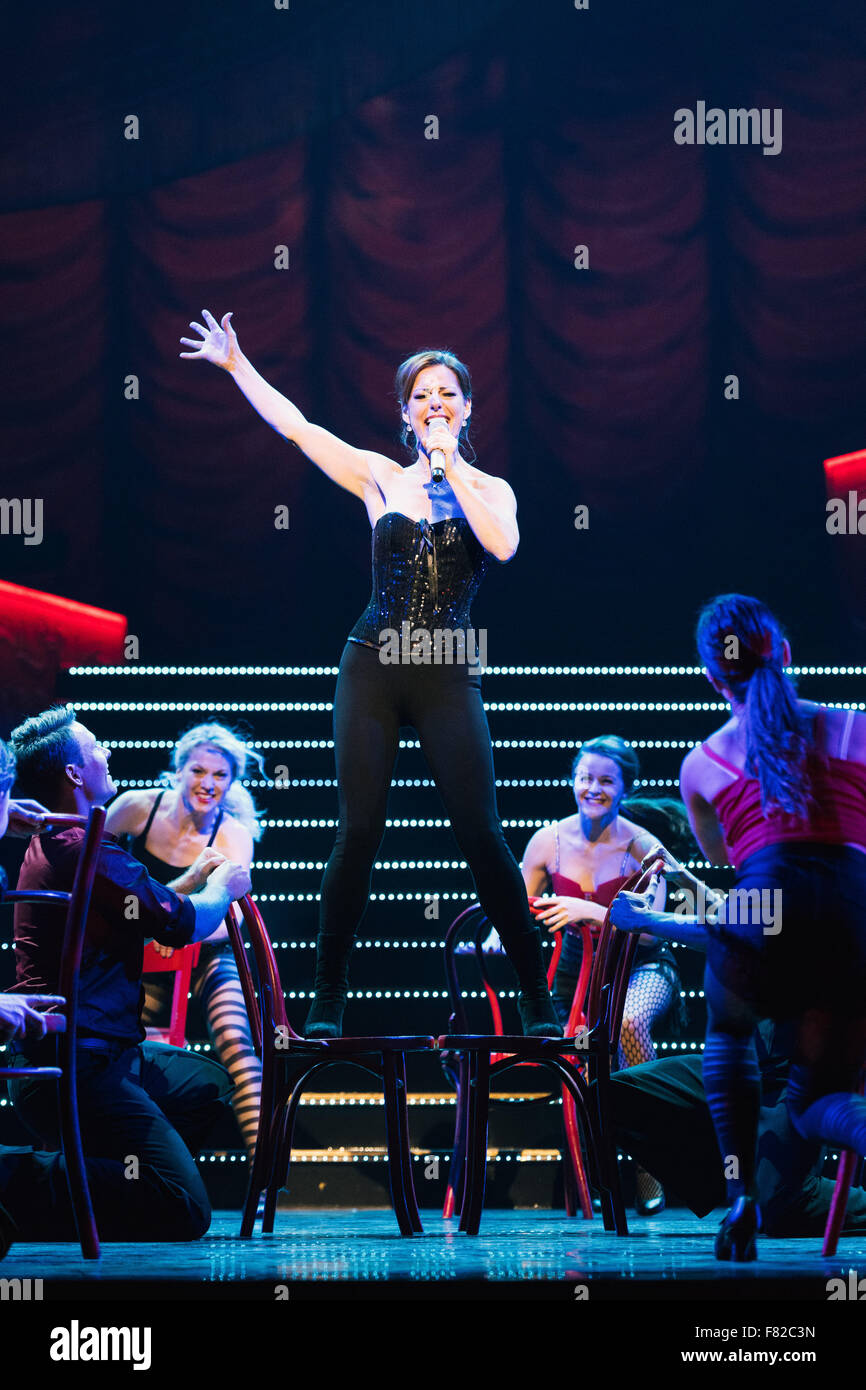Ruthie Henshall Performing Chicago S And All That Jazz At Broadway To The Bay At The Wales Millennium Centre Cardiff Stock Photo Alamy