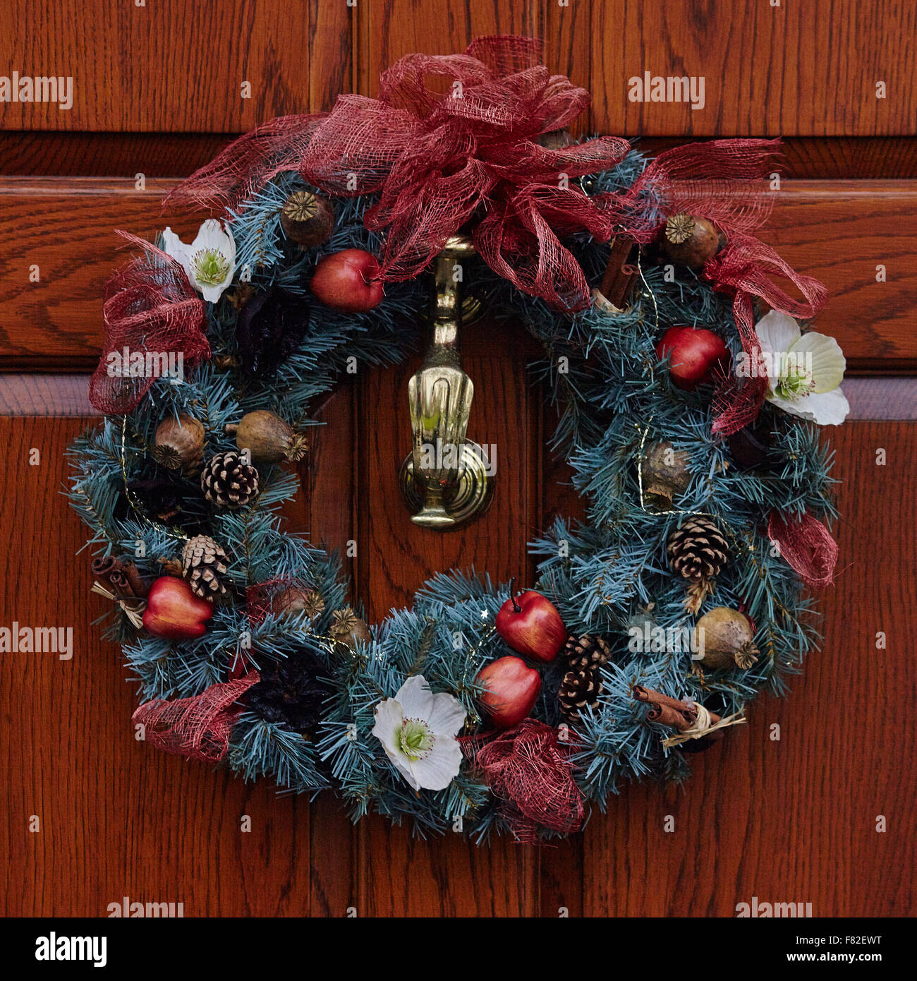 Door wreath and knocker hires stock photography and images Alamy
