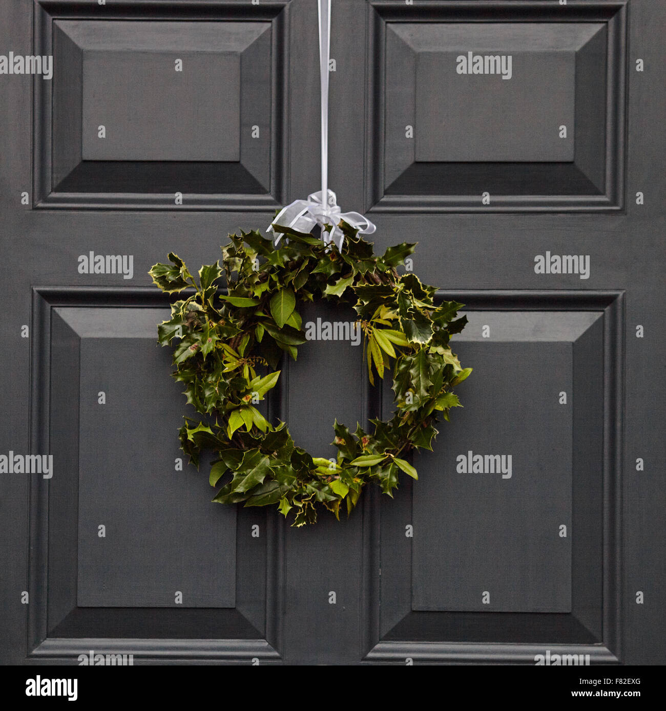 Gray wreaths hires stock photography and images Alamy