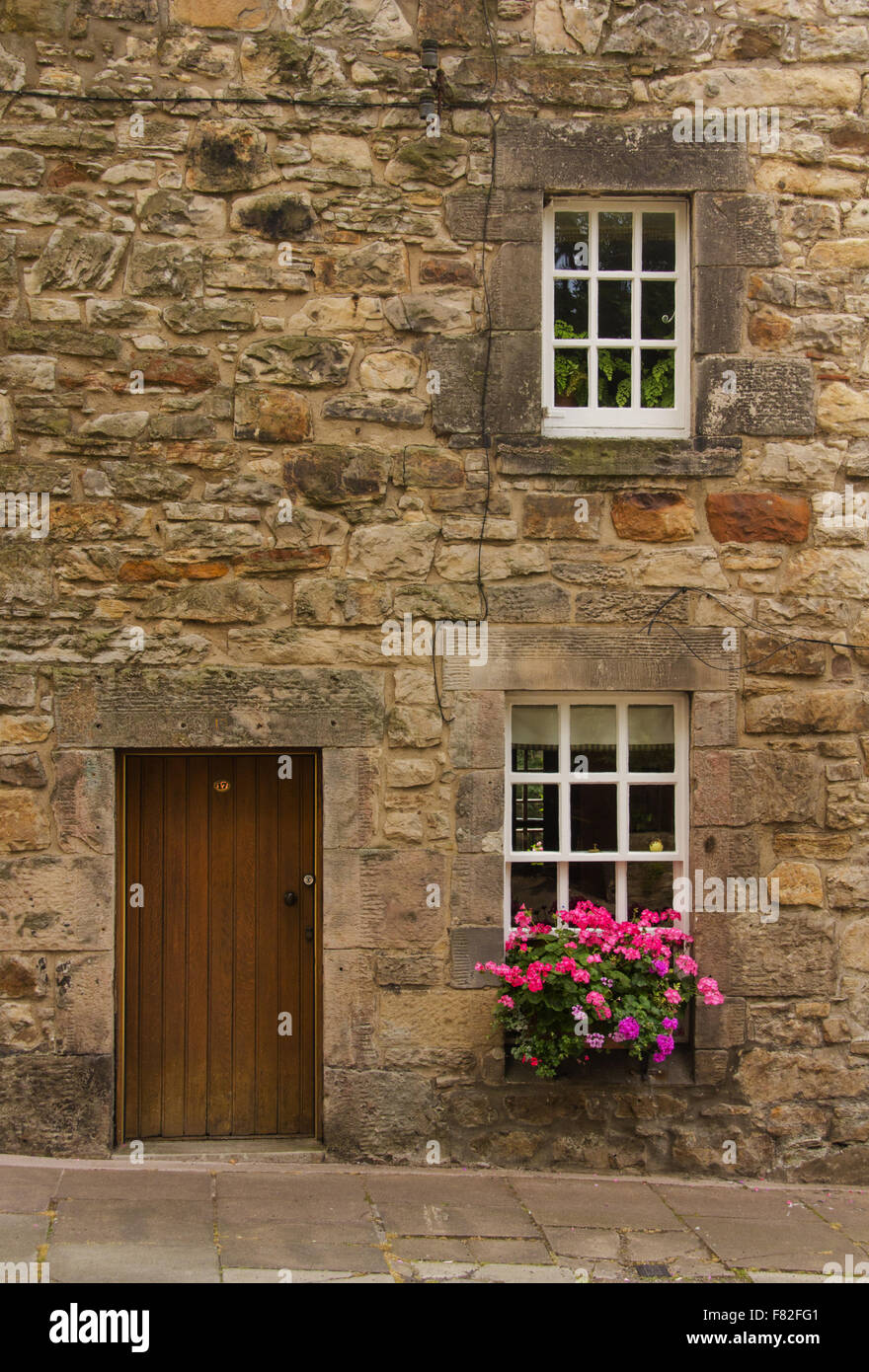 Old stone cottage door and windows in Edinburgh Stock Photo Alamy