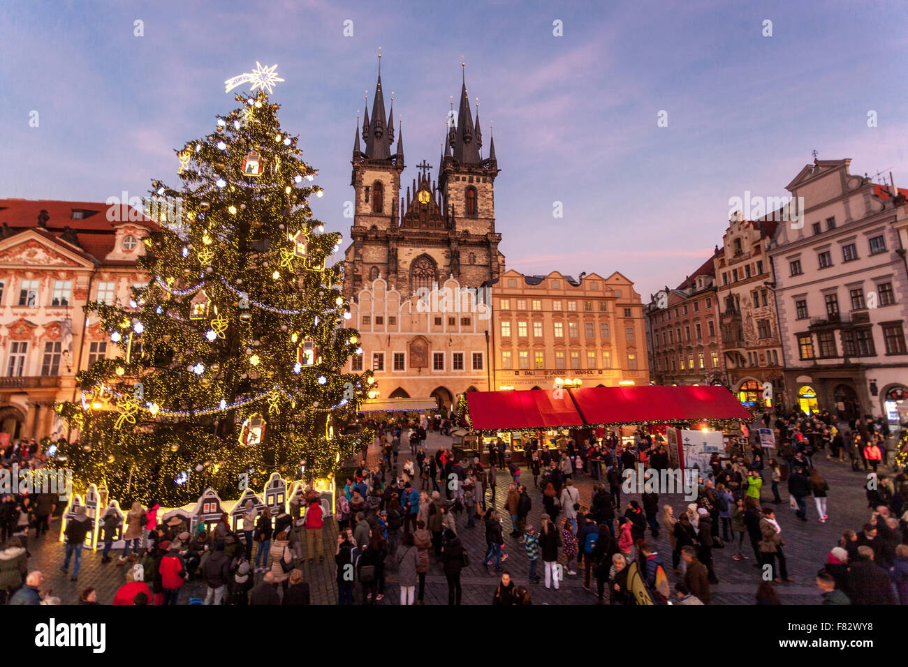 Prague Christmas market, Old Town Square, Christmas market and tree ...