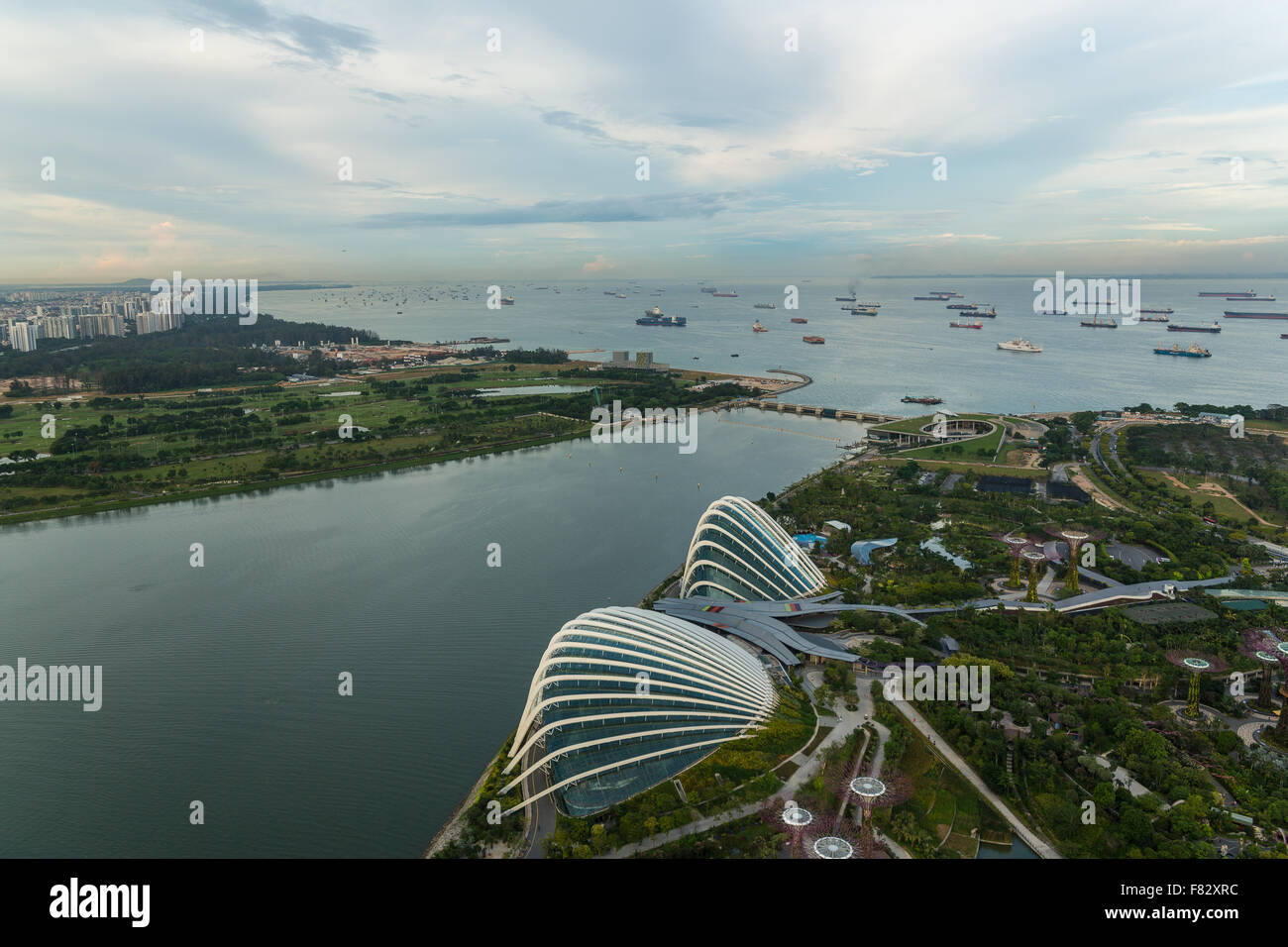 View of Singapore city skyline at sunset Stock Photo - Alamy