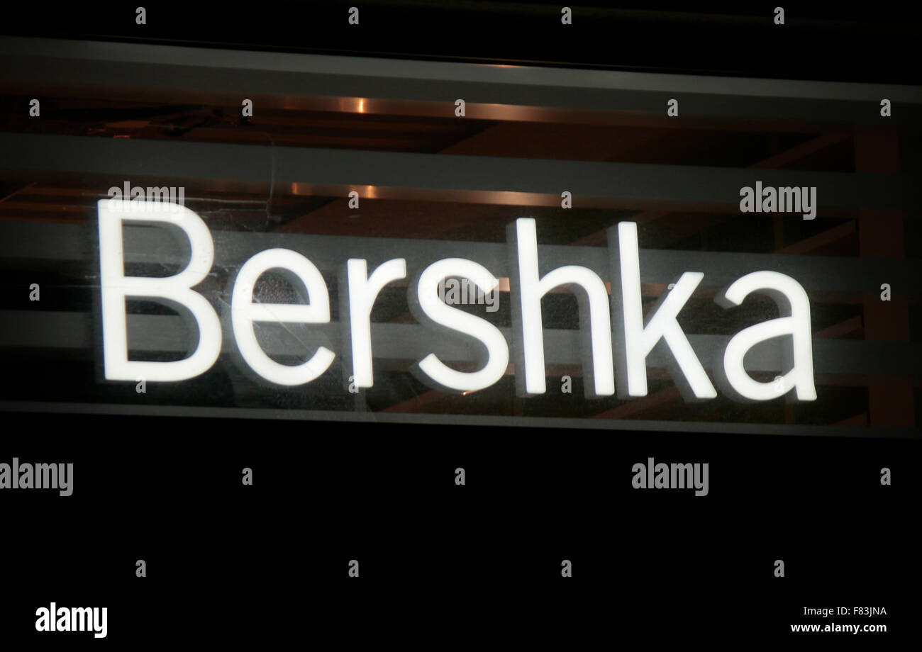 Markennamen: "Bershka", Berlin Stock Photo - Alamy