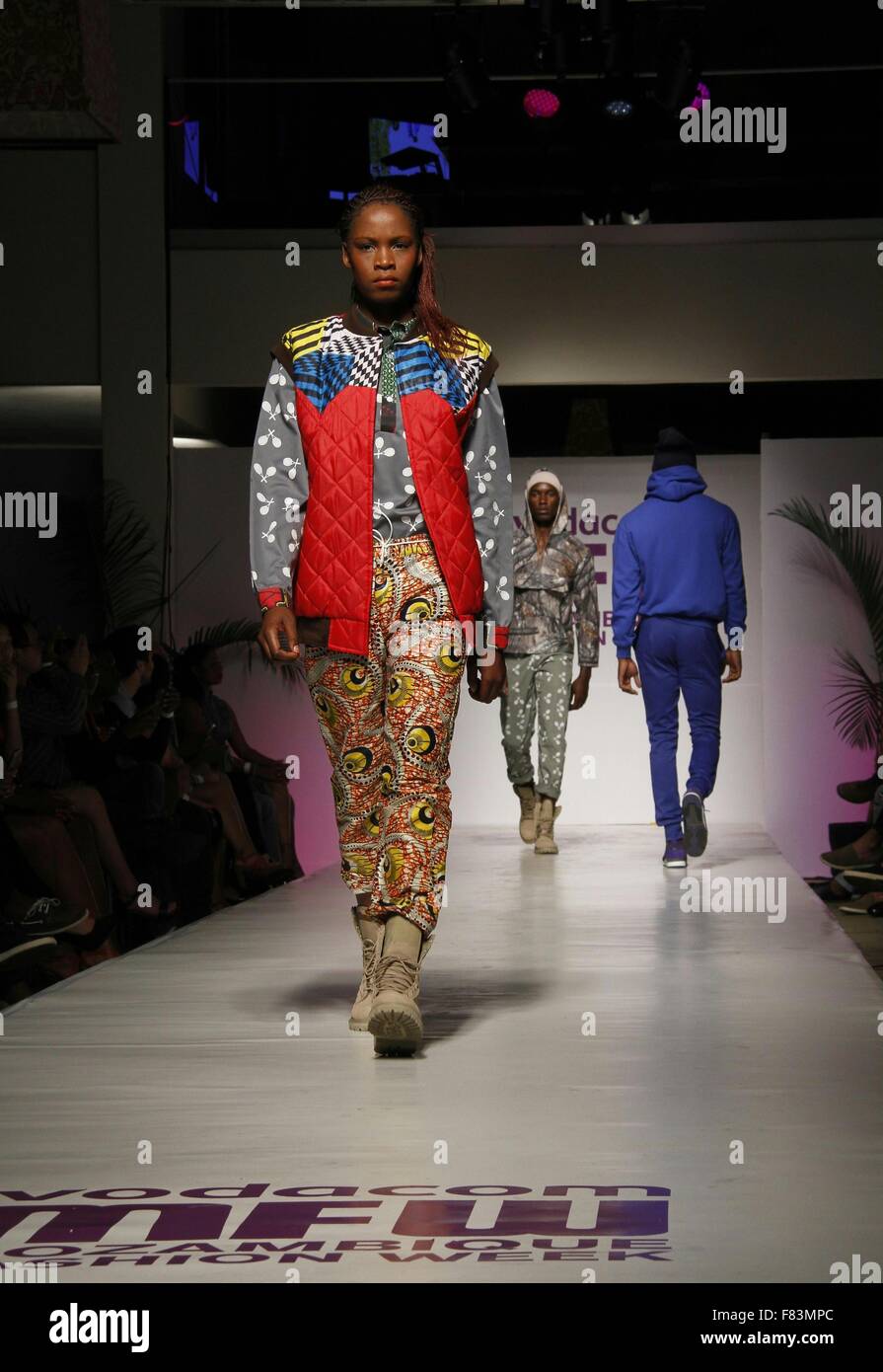 (151205) -- MAPUTO (MOZAMBIQUE), Dec. 5, 2015 (Xinhua) -- Models present creations during the Mozambique Fashion Week in Maputo, capital of Mozambique, on Dec. 4, 2015. (Xinhua/Li Xiaopeng) Stock Photo