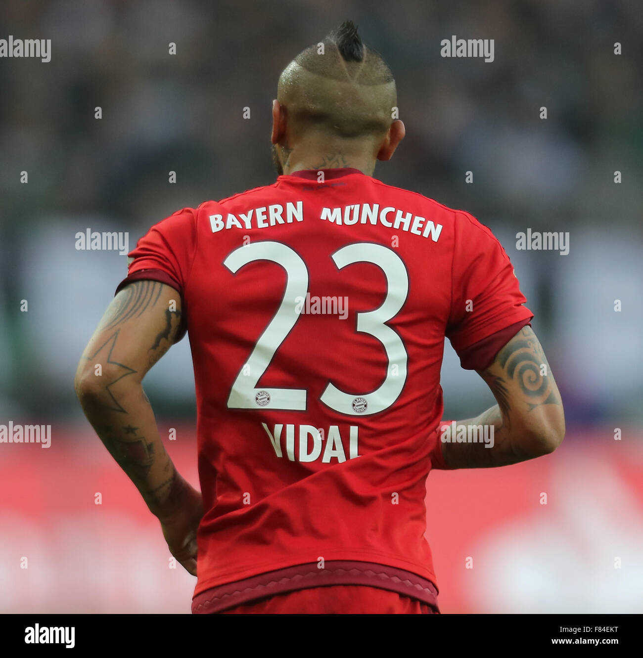 Germany, Bandesliga, Borussia Moenchengladbach vs Bayern Muenchen, Moenchengladbach, 05.12.2015: Arturo Vidal (Muenchen). Stock Photo