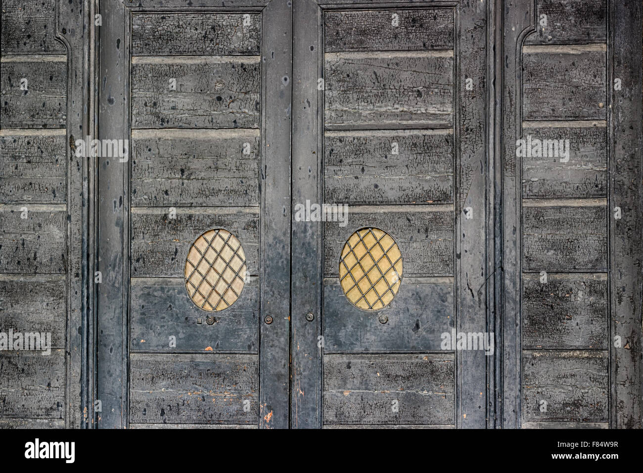 Oval door hi-res stock photography and images - Alamy