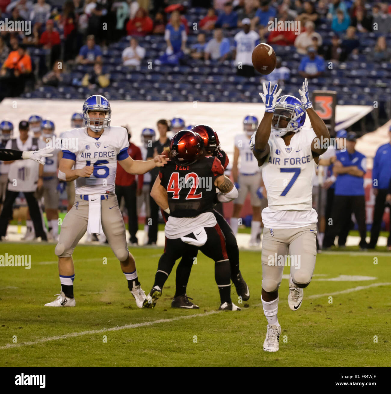 December 5 2015 United States Air Force Academy Wr 7 Garrett Brown Stock Photo Alamy