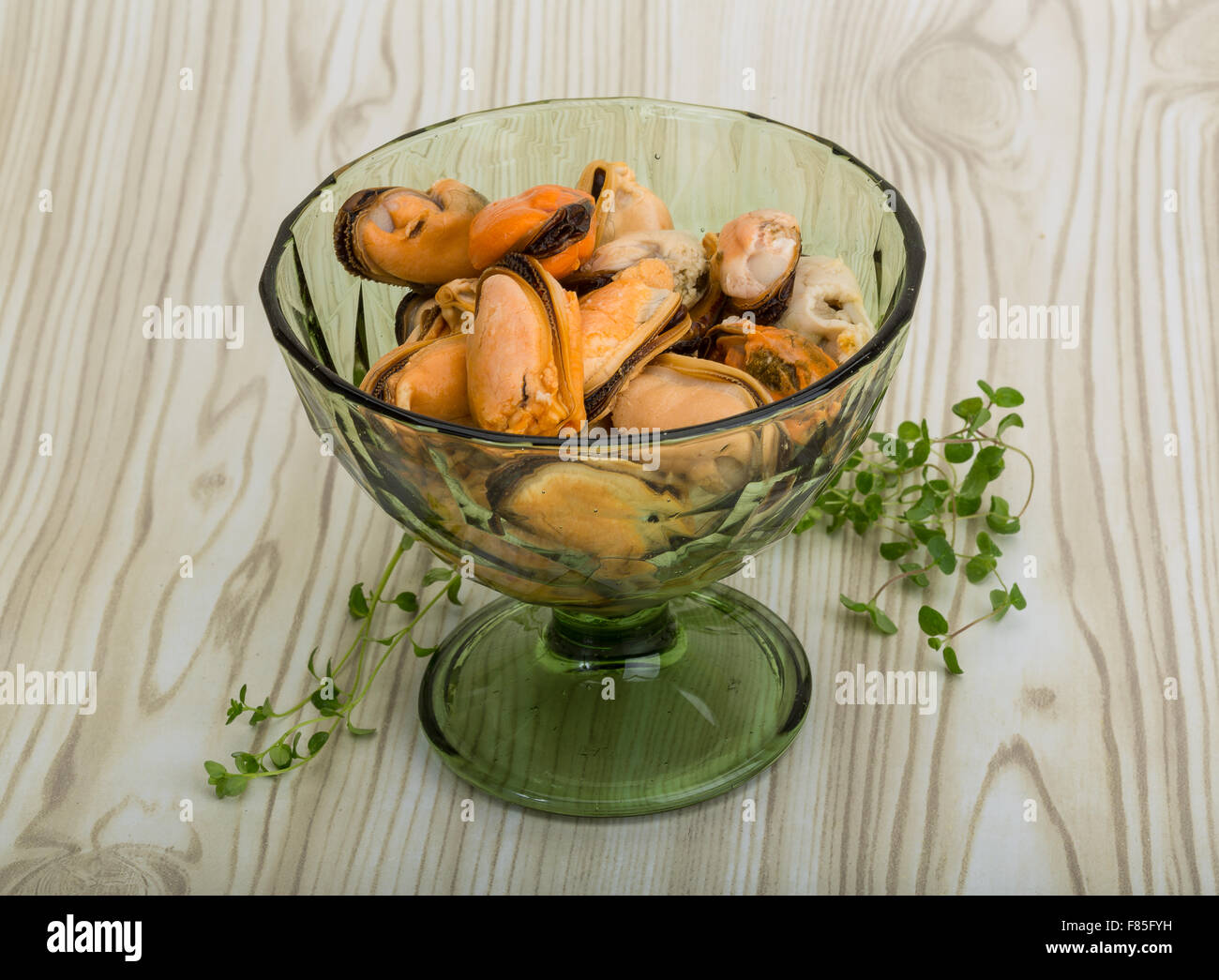 Marinated mussels with thyme in the bowl Stock Photo Alamy