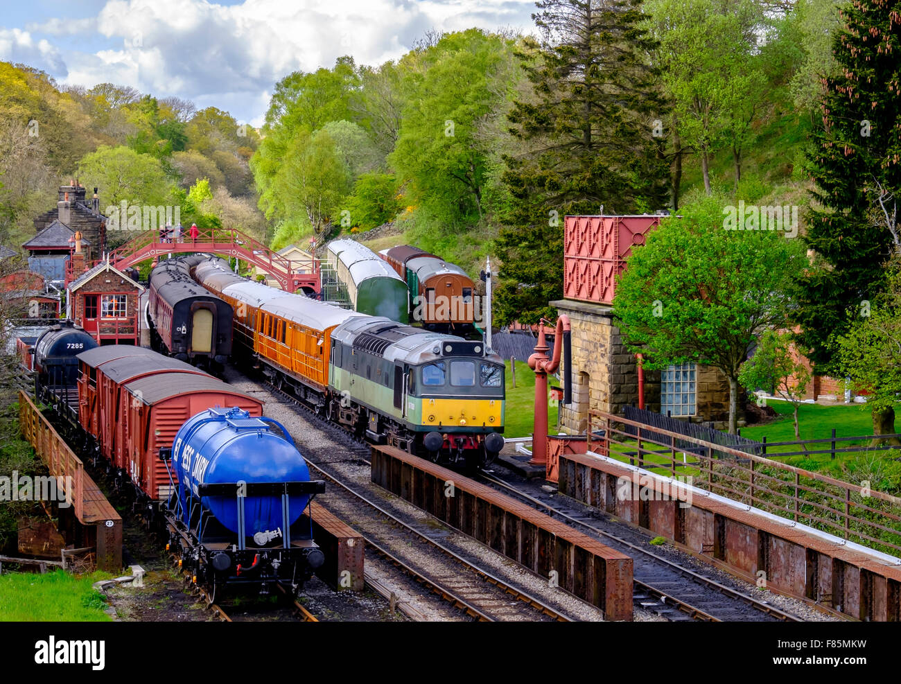 D7628 train at goathland station on the NYMR Yorkshire Stock Photo