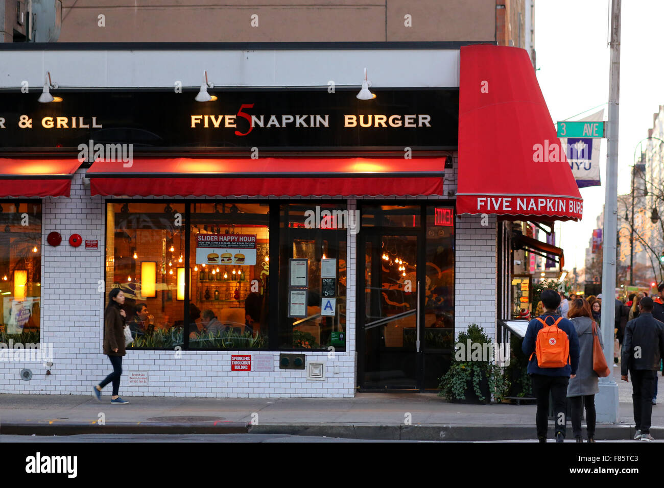 [historical storefront] 5 Napkin Burger, 150 E. 14th St, New York, NY