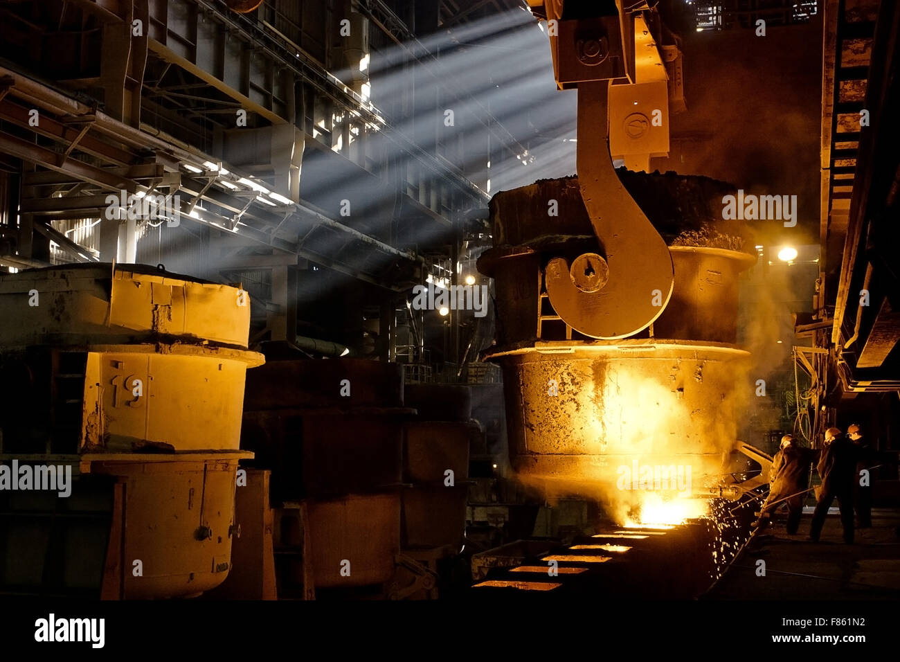 Metal casting hi-res stock photography and images - Alamy