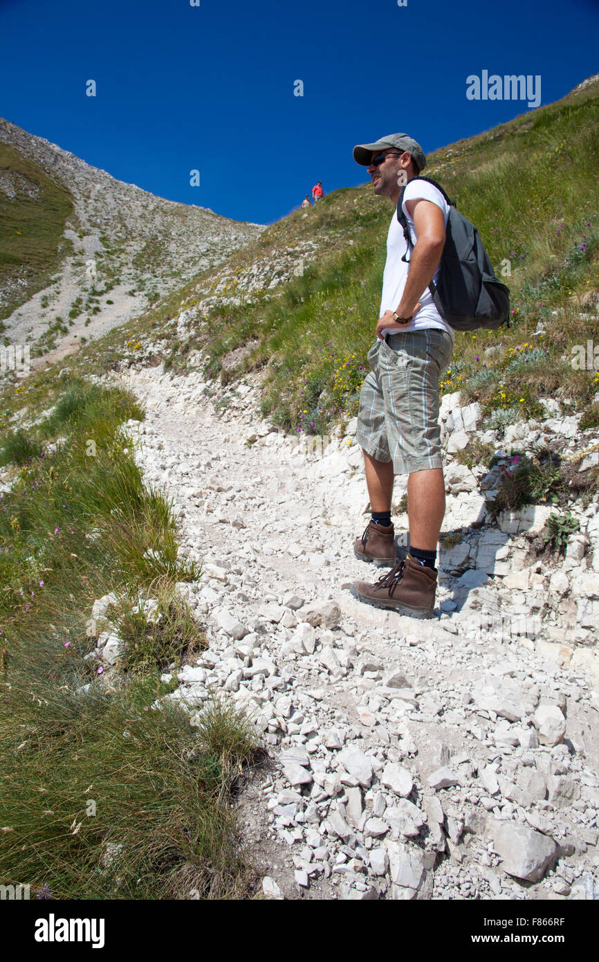 Exercise hiking thinking man hi-res stock photography and images - Alamy
