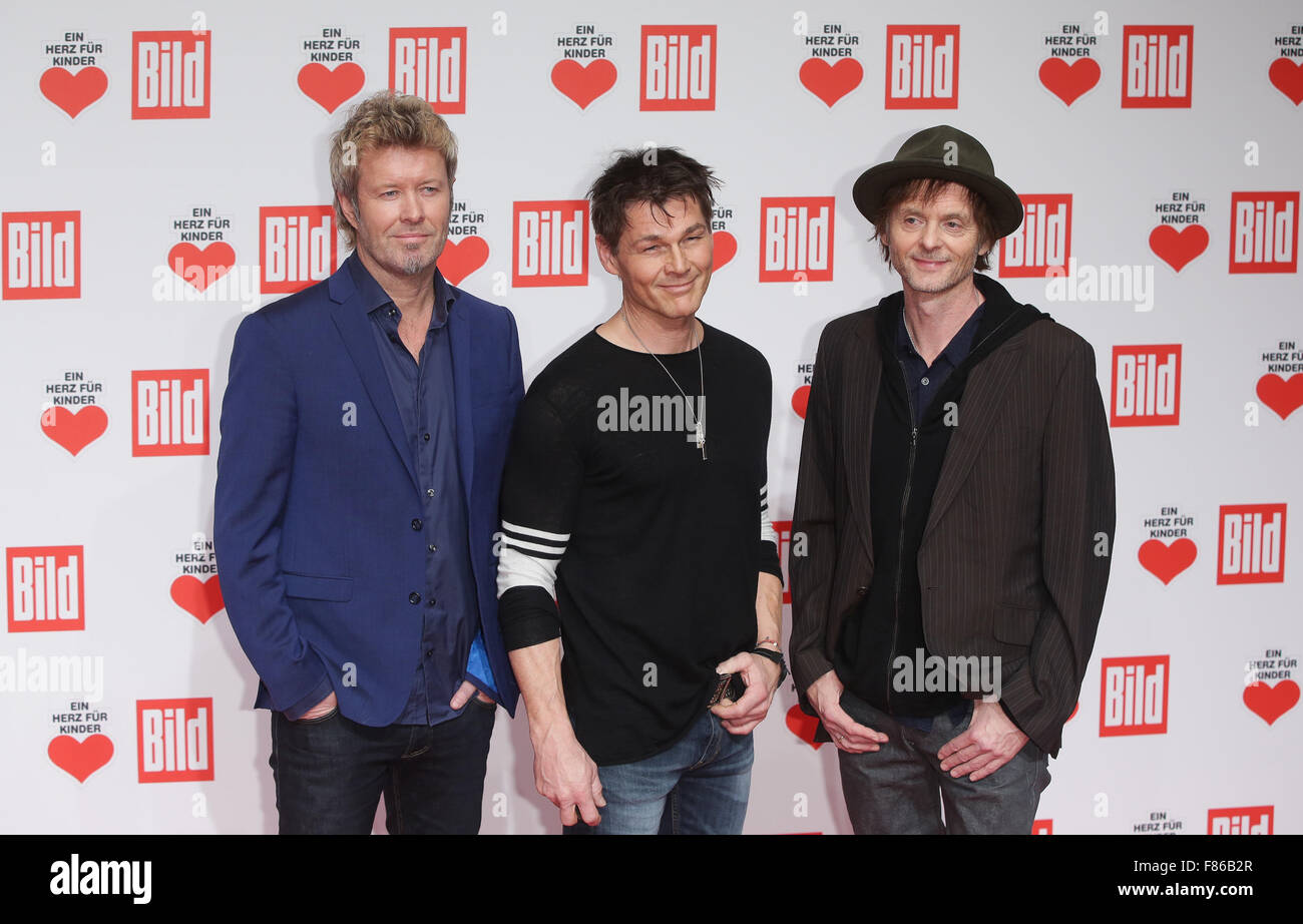 The members of the NOrwegian pop band a-ha, Morten Harket (M), Magne  Furuholmen (l) and Pål Waaktaar-Savoy (r) arrive at the Ein Herz fuer  Kinder (lit. A Heart for Children) fundraising gala