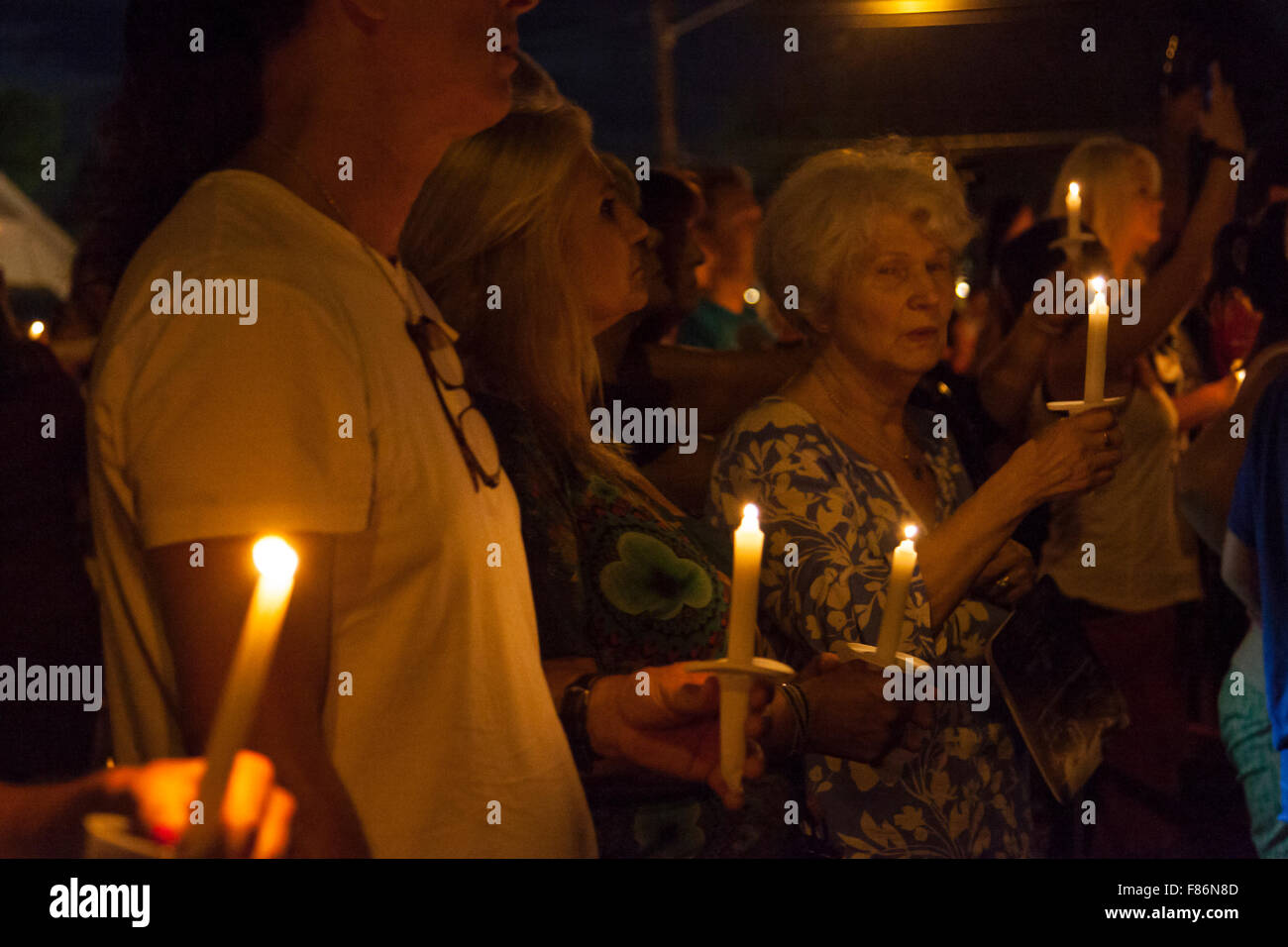 candlelit nighttime vigil during Elvis Week, Graceland, Memphis Tennessee, 15th August 2015 Stock Photo