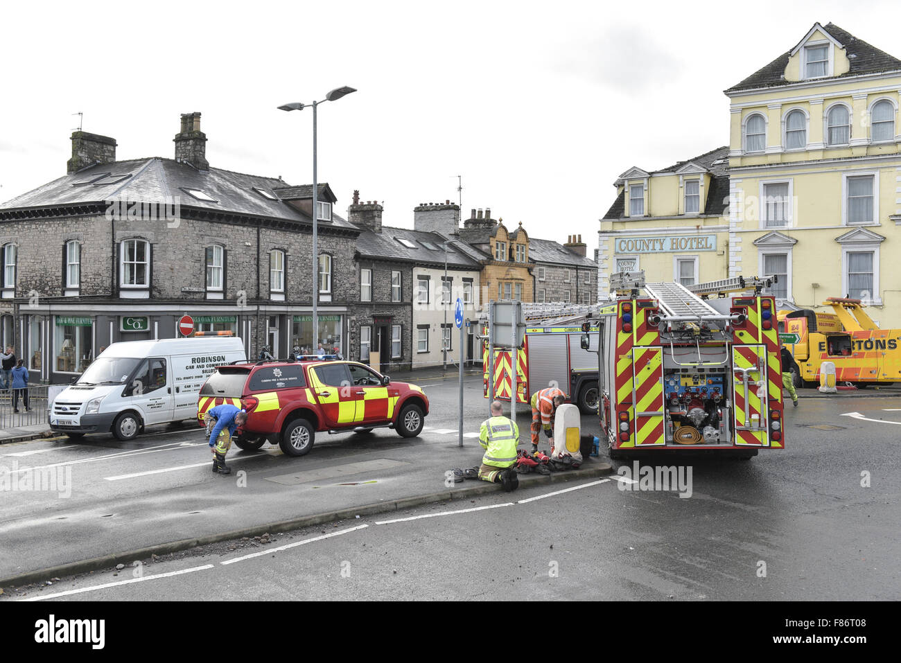 Kendal, UK. 06th Dec, 2015. Cumbria fire service have worked tirelessly