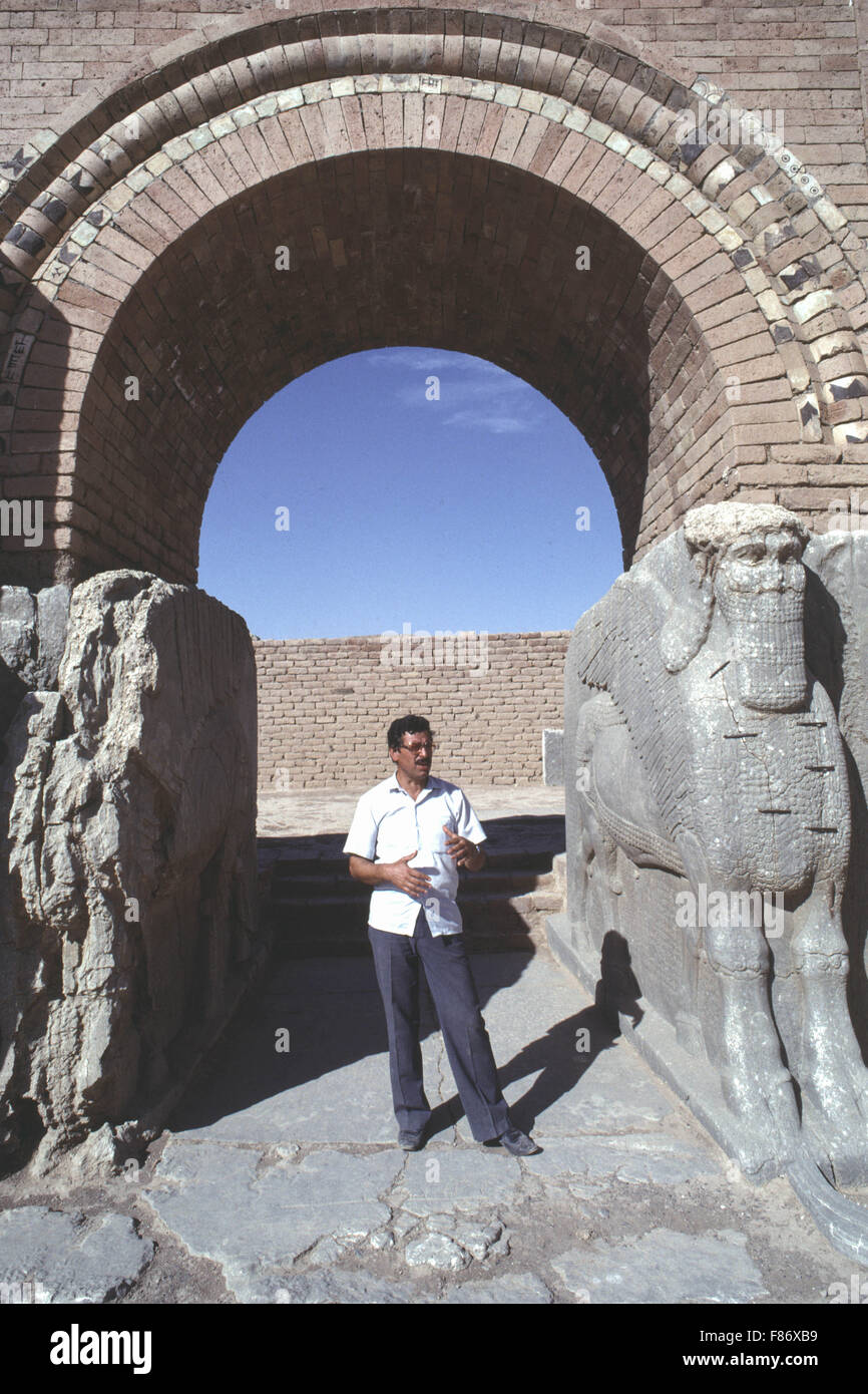 Iraqi archaeologist Muzahem Mahmoud at the Royal Palace of King Ashurnasirapal II on the Nineveh plains just south of Mosul. Stock Photo