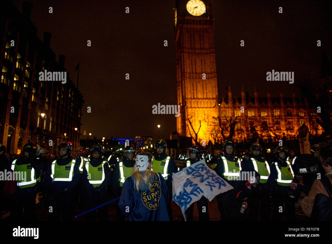 Late into the evening riot police deal with disorder near Trafalgar ...