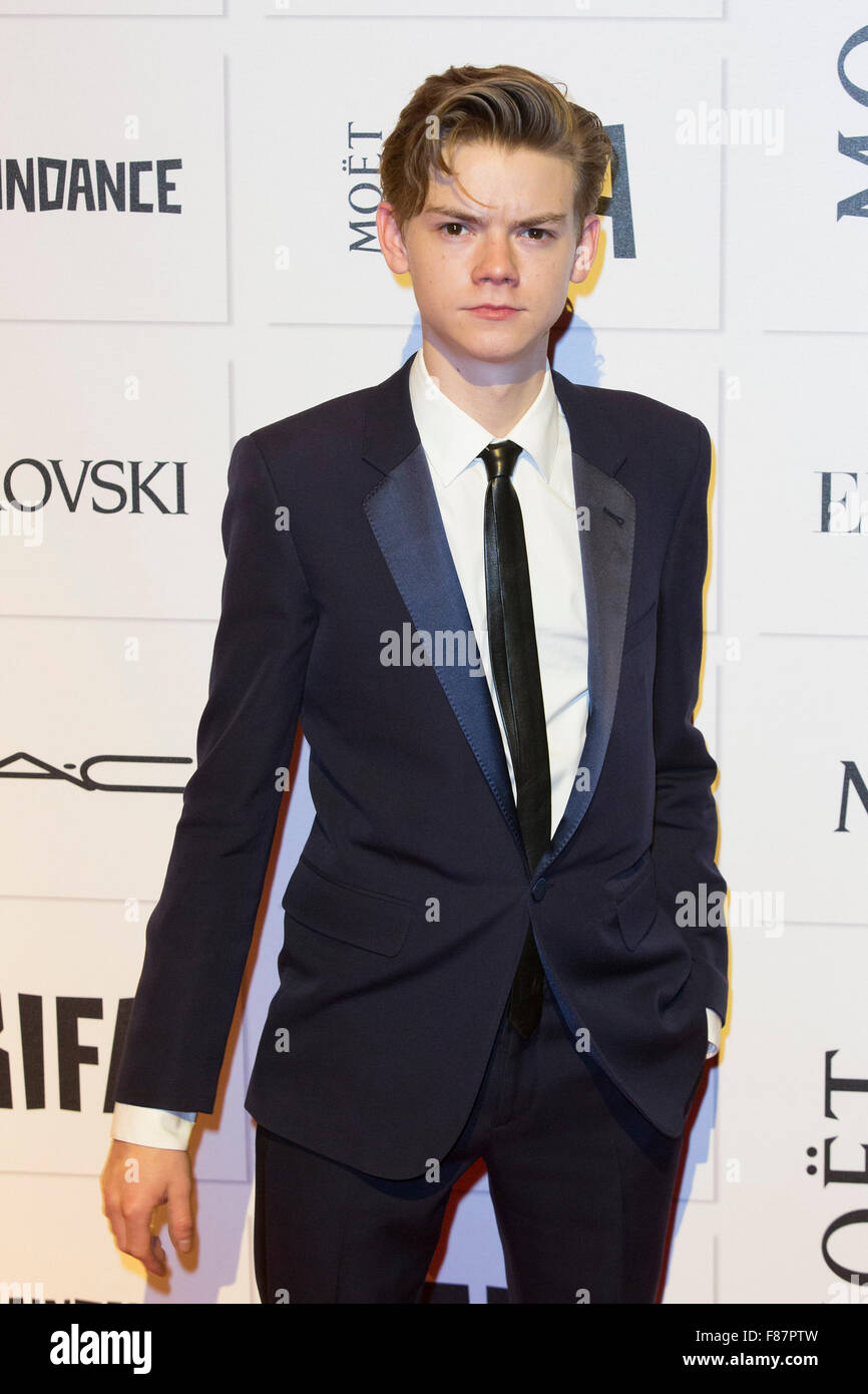 Actor Thomas Brodie 60 Photos - Moonagedaydream.film