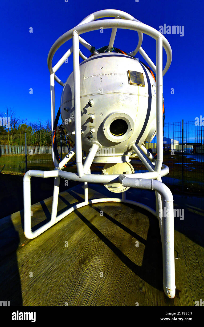 Subsea deep sea North sea oil well diving bell Stock Photo Alamy