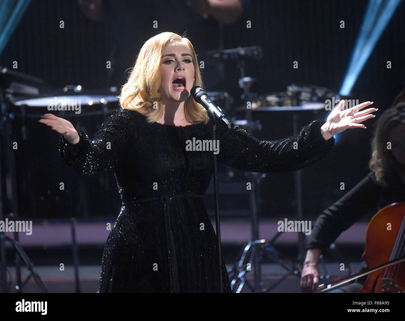 Huerth, Germany. 06th Dec, 2015. The singer Adele performs on stage during RTL's end-of-year review '2015! Menschen, Bilder, Emotionen' (lit. People, images, emotions) in Huerth, Germany, 06 December 2015. Photo: HENNING KAISER/dpa/Alamy Live News Stock Photo