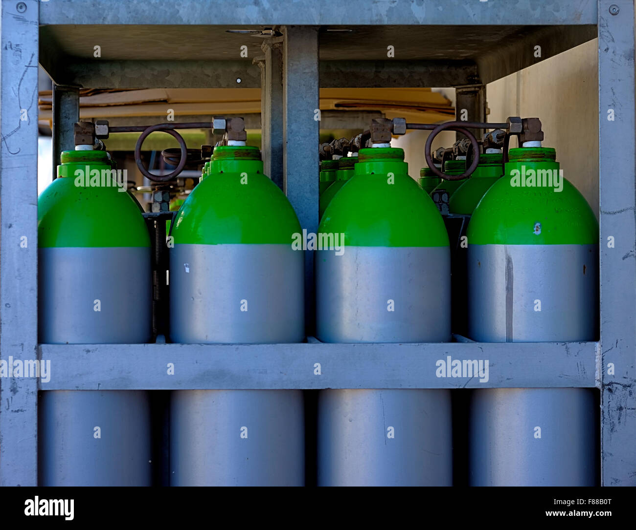 Hydrogen gas cylinders hires stock photography and images Alamy