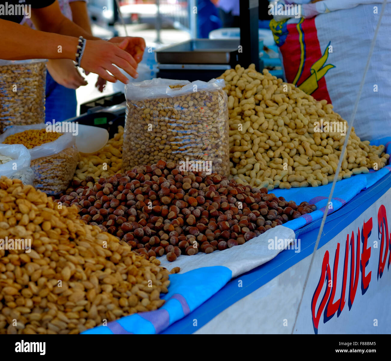 selling nuts (almonds, peanuts, walnuts, seeds, etc.) for sale on a