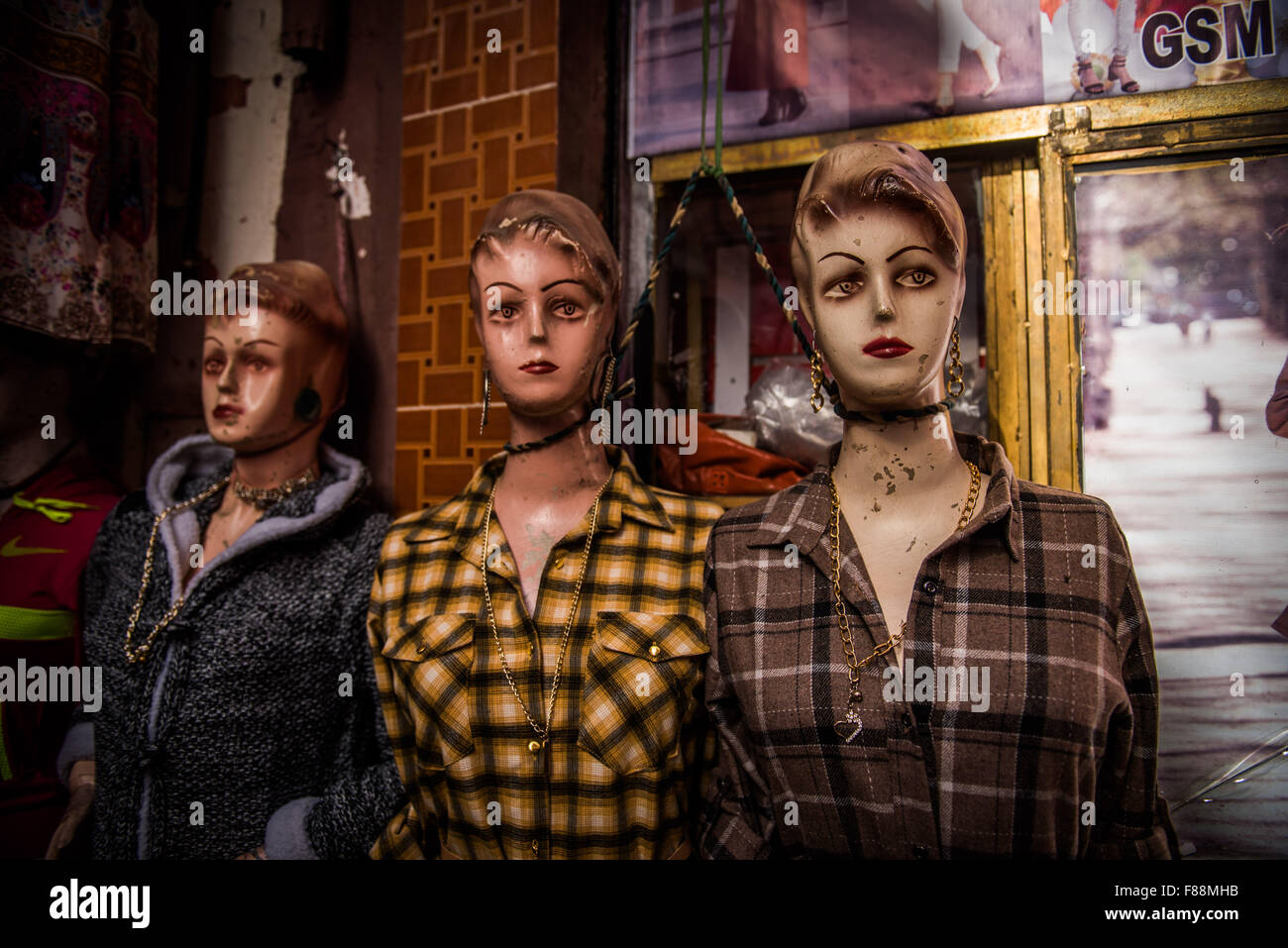 Old manikins displaying clothing in the souk in Marrakesh Stock Photo Alamy