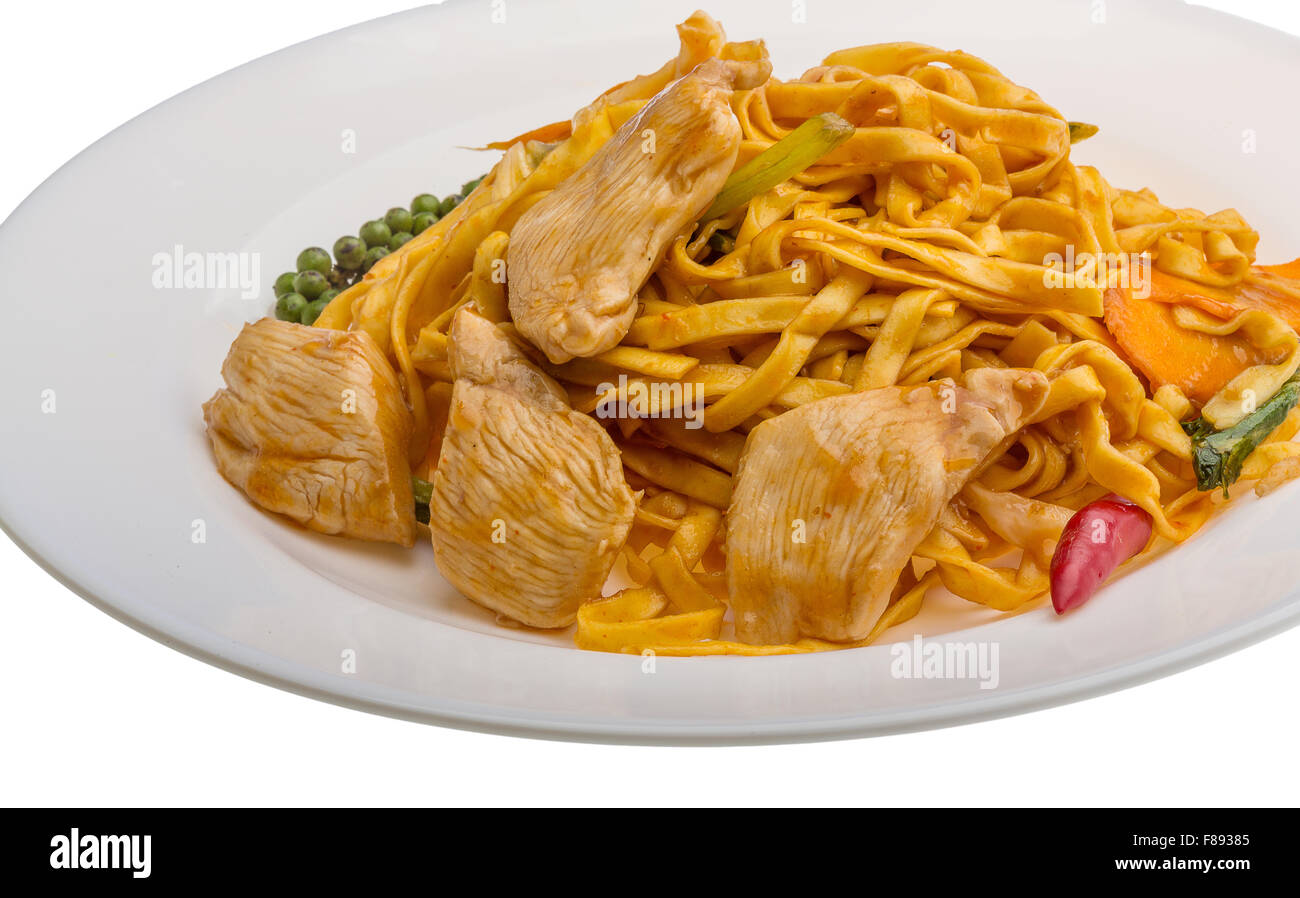 Fried noodles with chicken and vegetables Stock Photo - Alamy