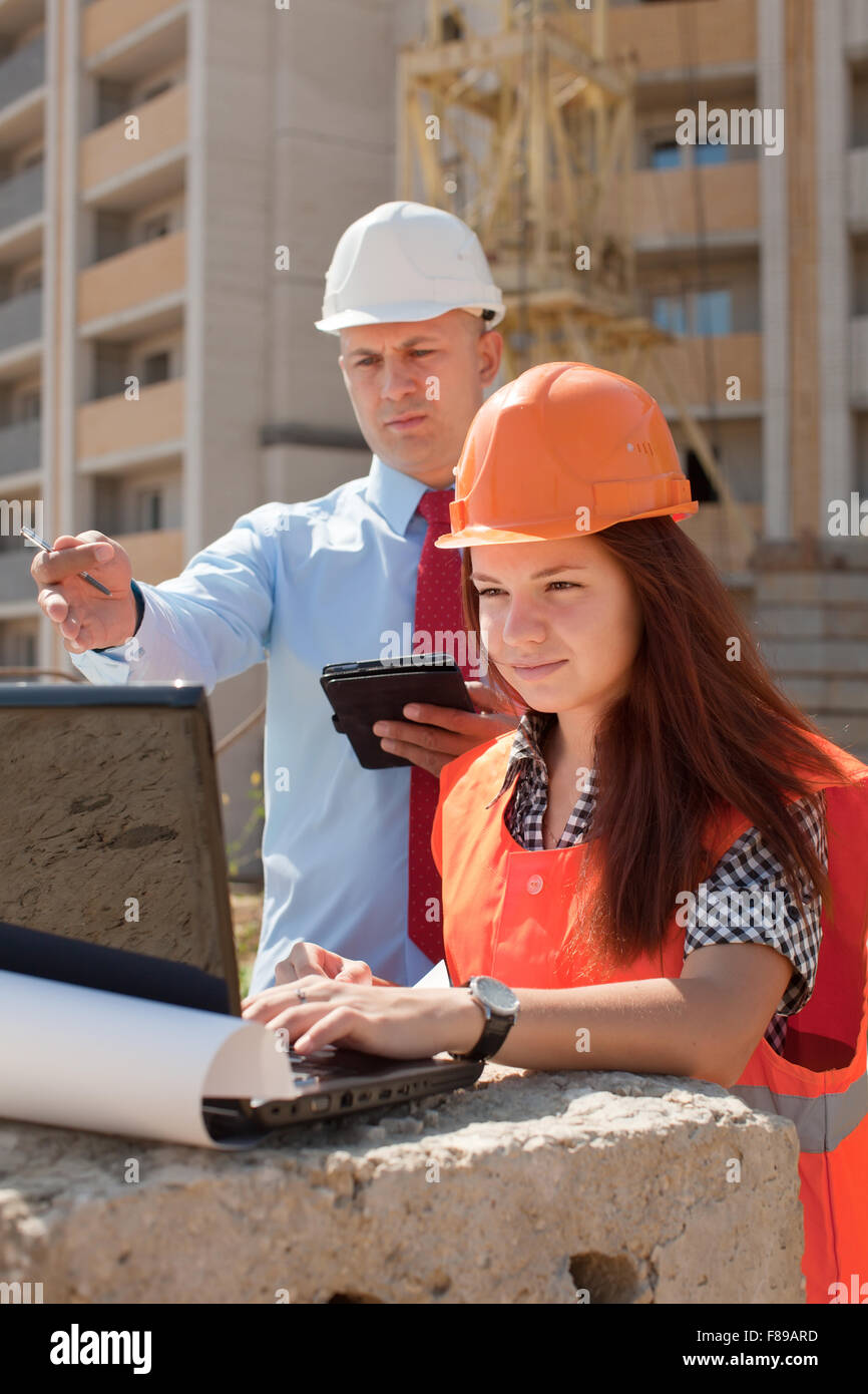 Two man builders in hi-res stock photography and images - Alamy