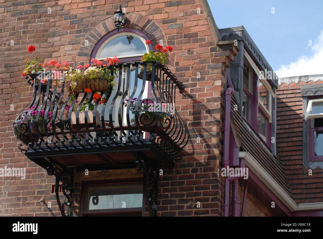 Outside the studio hi-res stock photography and images - Alamy