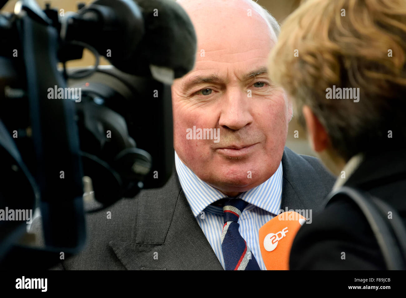 Former army General Richard Dannatt / Baron Dannatt being interviewed on College Green, Westminster Stock Photo