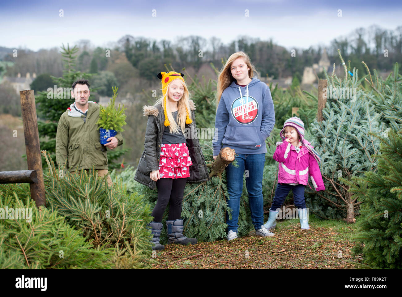 A family buying their Christmas tree from Dowdeswell Forestry