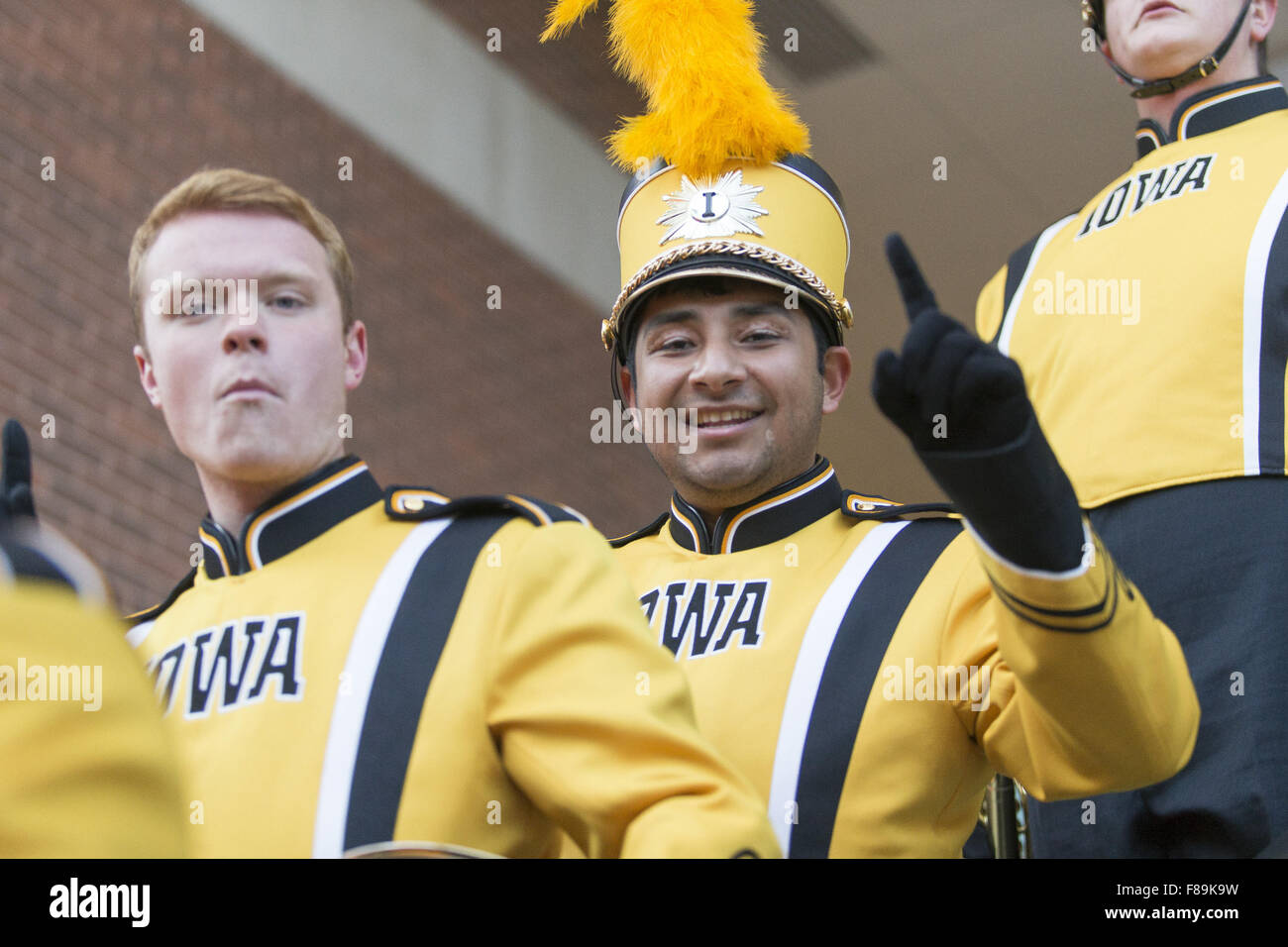Indianapolis, Iowa, USA. 5th Dec, 2015. A Hawkeye Band member shows who