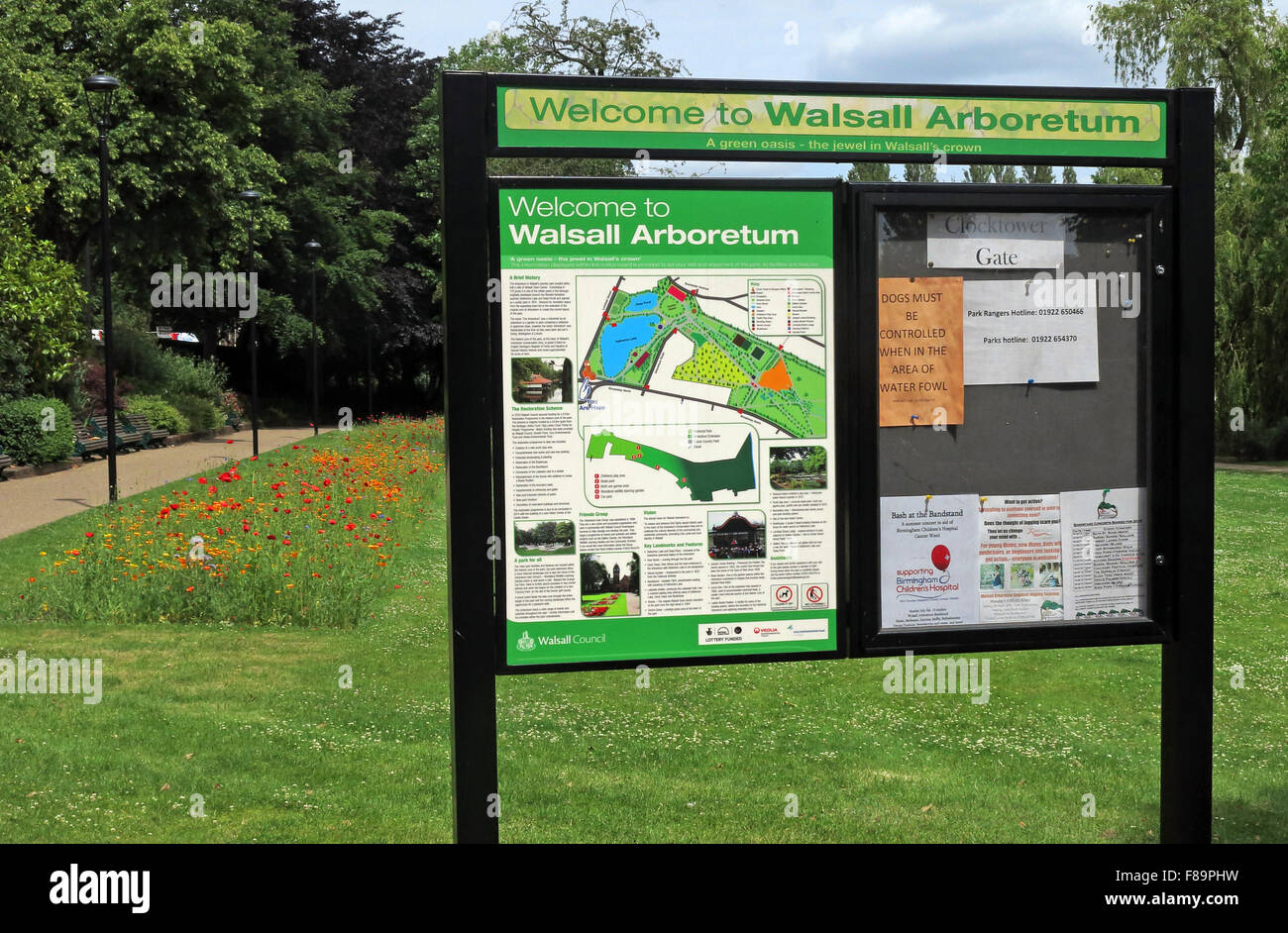 Welcome to Walsall Arboretum sign, in summer, West Midlands, England,UK Stock Photo