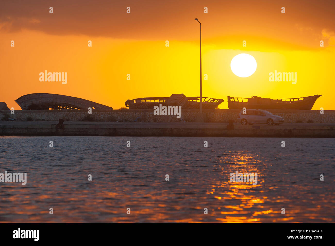 Fishing boats sea sunset hi-res stock photography and images - Alamy