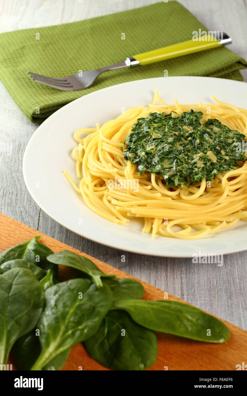 Pasta with Spinach Stock Photo - Alamy
