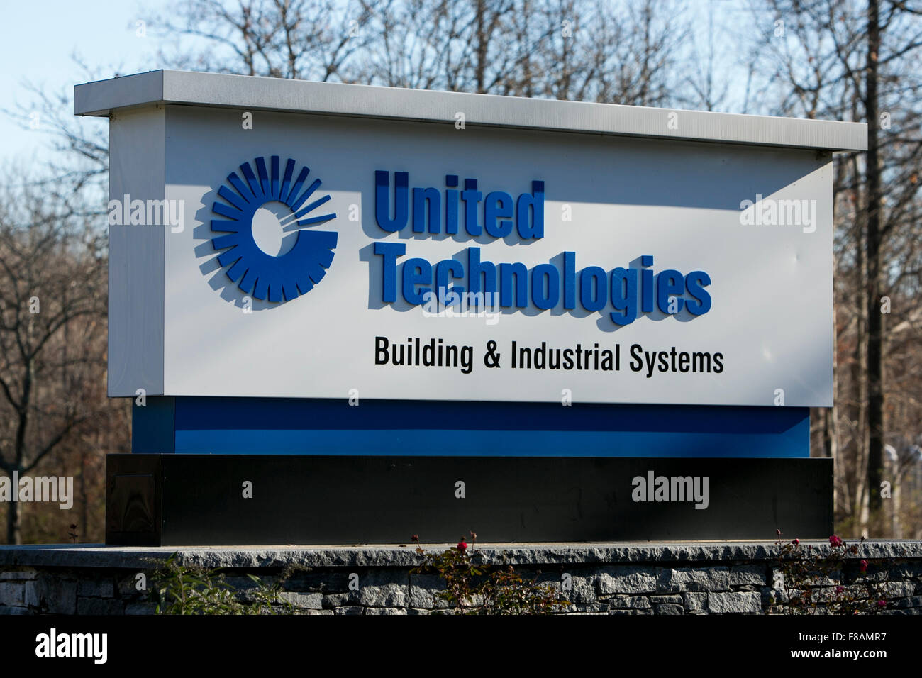 A logo sign outside of the headquarters of the United Technologies