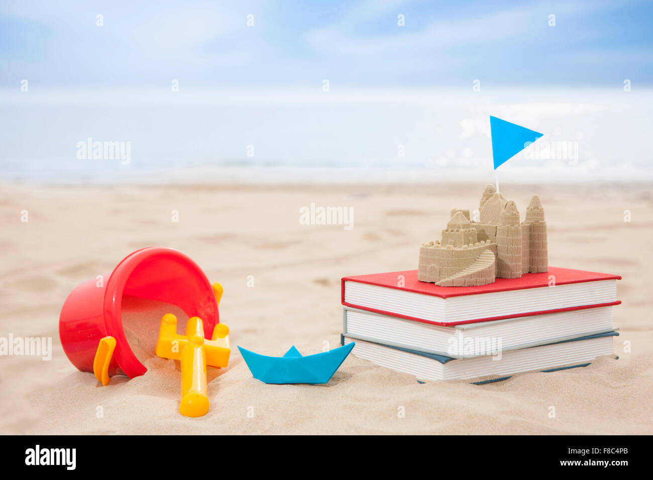 Sandcastle building hi-res stock photography and images - Alamy