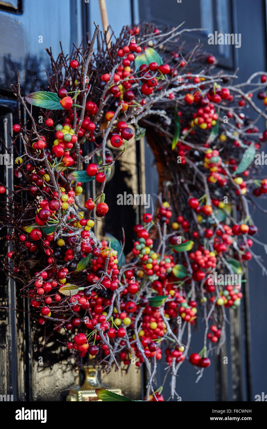 Christmas Wreath red berries Stock Photo - Alamy